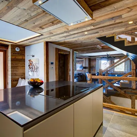 Chalet Verbier: Where Modern Luxury Meets *